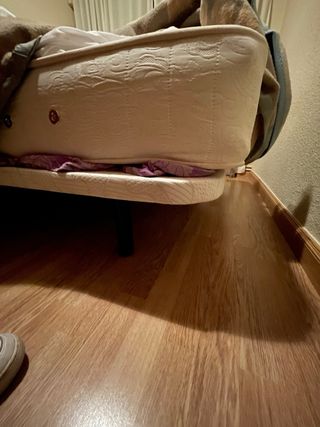 Cama 135 cm Madera con mesilla de noche a juego