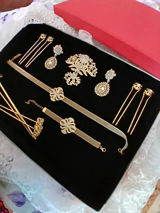 Aderezo de fallera a estrenar oro