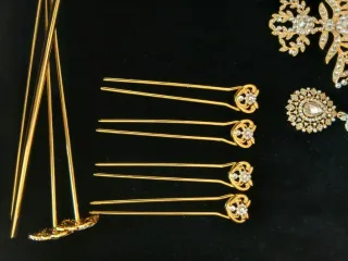 Aderezo de fallera a estrenar oro