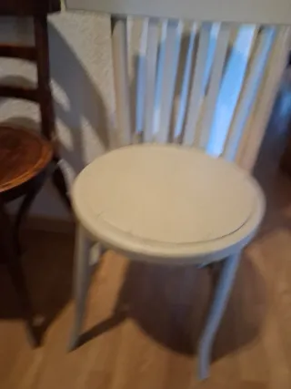 3 Sillas Antiguas de Madera y Piel