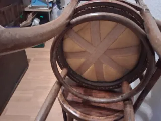 3 Sillas Antiguas de Madera y Piel