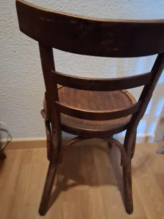 3 Sillas Antiguas de Madera y Piel