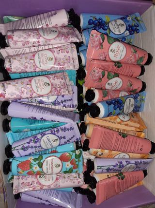 Set de 10 Cremas de Manos OMYAYA y 2 de regalo.