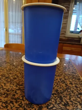 2 Barattoli Tupperware Blu misurano cm 15 x 11,5