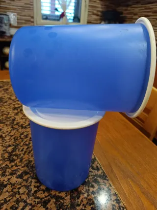 2 Barattoli Tupperware Blu misurano cm 15 x 11,5