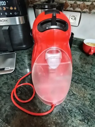 Macchina da caffè Dolce Gusto rossa