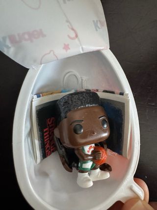 Figura Lucas Kinder Stranger Things