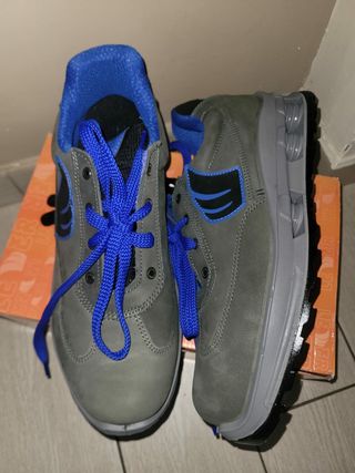 Scarpe da lavoro grigie e blu