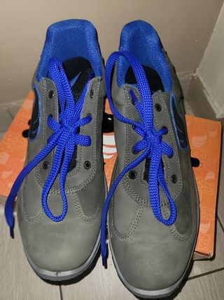 Scarpe da lavoro grigie e blu