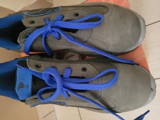 Scarpe da lavoro grigie e blu
