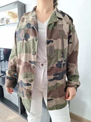 Chaqueta camuflaje militar. Unisex.