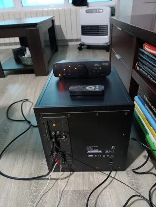 Subwoofer Logitech Z906 y Consola Control perfecto