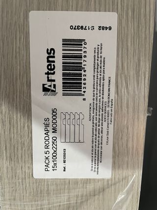 5 Rodapiés color gris