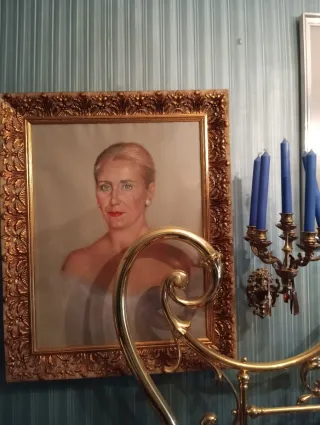 Marco de metal dorado