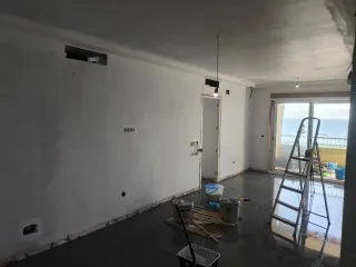 Servicios de reformas, pintura y alicatados