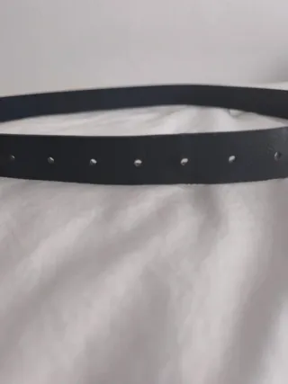 Cinturón azul talla XS con hebilla dorada