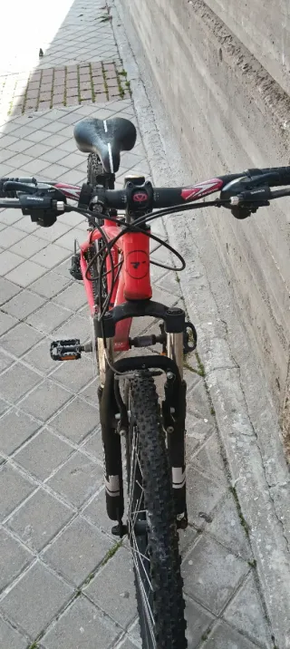 Bicicleta de Montaña Roja