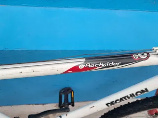 Bicicleta Decathlon Blanca y Roja