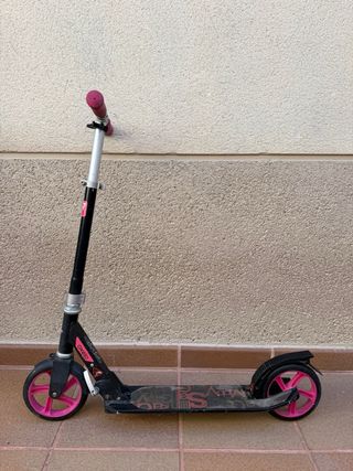 Patinete infantil rosa y negro