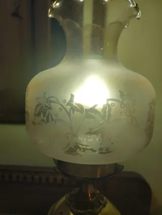 2 Lámparas de Mesa Doradas