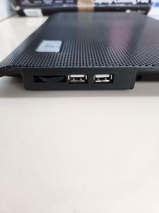 Base Refrigeradora Portátil 12-17", 4 Ventiladores Silenciosos- Ventilador Ordenador Portatil con Soporte, 2 Puertos USB, Refrigeración Rápida, Luz LED Azul - Color Negro NK