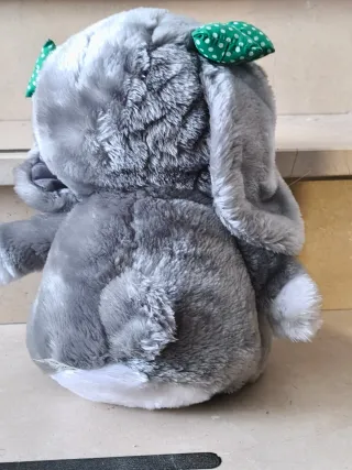 Cagnolino peluche grigio e bianco