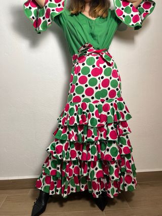 Traje de flamenca volantes lunares