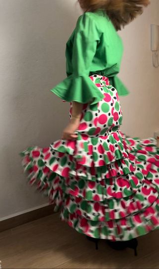 Traje de flamenca volantes lunares