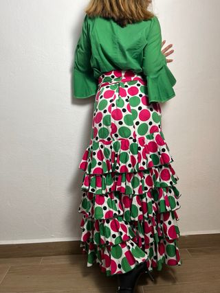 Traje de flamenca volantes lunares