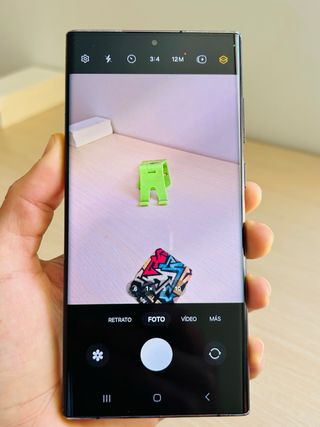 Samsung Galaxy S22 Ultra 5G viola