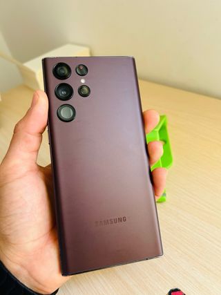 Samsung Galaxy S22 Ultra 5G viola