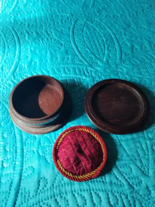 Caixa redonda madeira com estanho