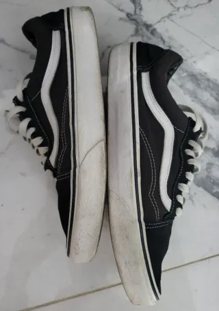 Zapatillas Vans Old Skool Negras y Blancas