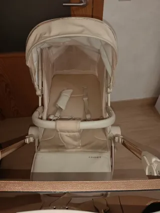 Silla de paseo versátil color crema