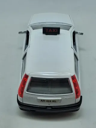 Fiat Punto Taxi 3p Bburago scala 1:24.Vintage.