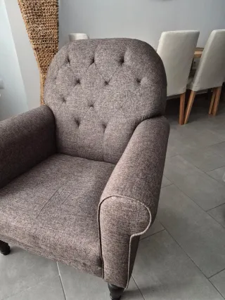 Sillón tapizado tela