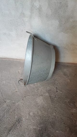 Barreño de zinc con asas