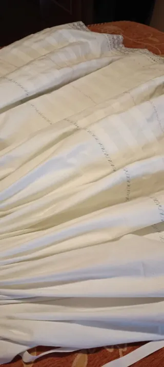 Enagua Baturra con puntilla antigua de bolillos