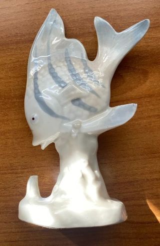 Figura porcelana Tengra mate mujer