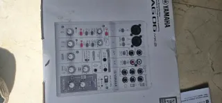 YAMAHA AG06 MK2 Mesa Mezclas