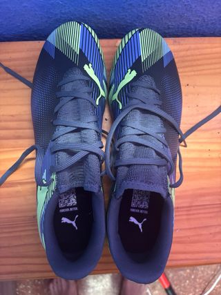 Botas de fútbol Puma poco usadas