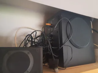 Altavoces Surround Negro