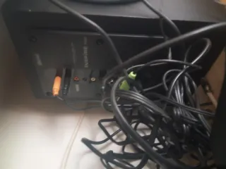 Altavoces Surround Negro