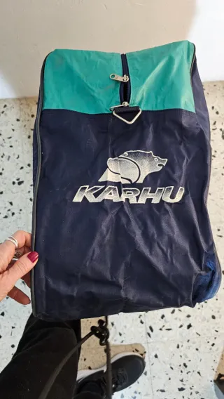 Bolsa de viaje retro Karhu azul y verde