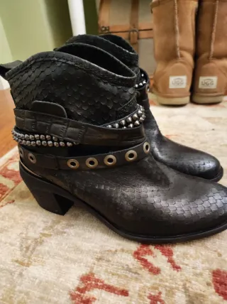 Botines Sergio Romero Negros