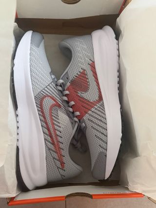Zapatillas Nike Gris y Rojo
