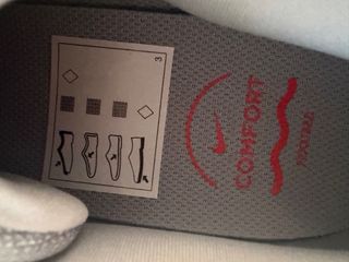 Zapatillas Nike Gris y Rojo