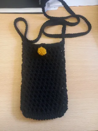 Bolsinha croché p/ telemóvel c/ flor amarela