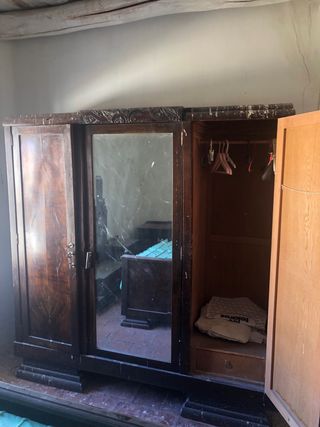 Armario antiguo madera rústico