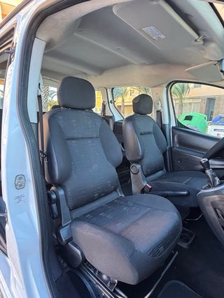 Peugeot Partner 2012